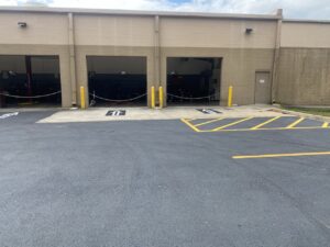 What Does a Properly Maintained Asphalt Parking Lot Look Like?