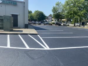 Hot Tips For Asphalt Sealcoating In The Summer