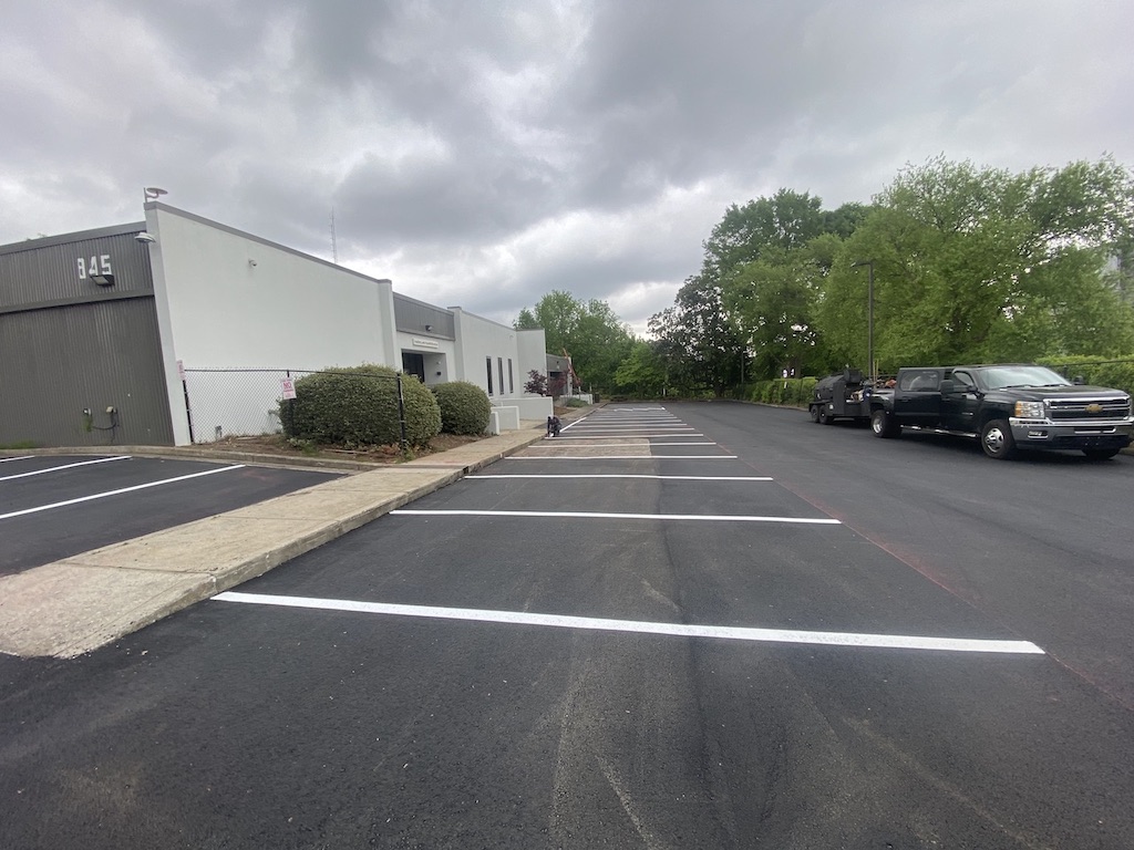 Benefits of Sealcoating Your Parking Lot WIth Two Coats