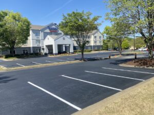 7 Benefits of Atlanta Parking Lot Sealcoating 