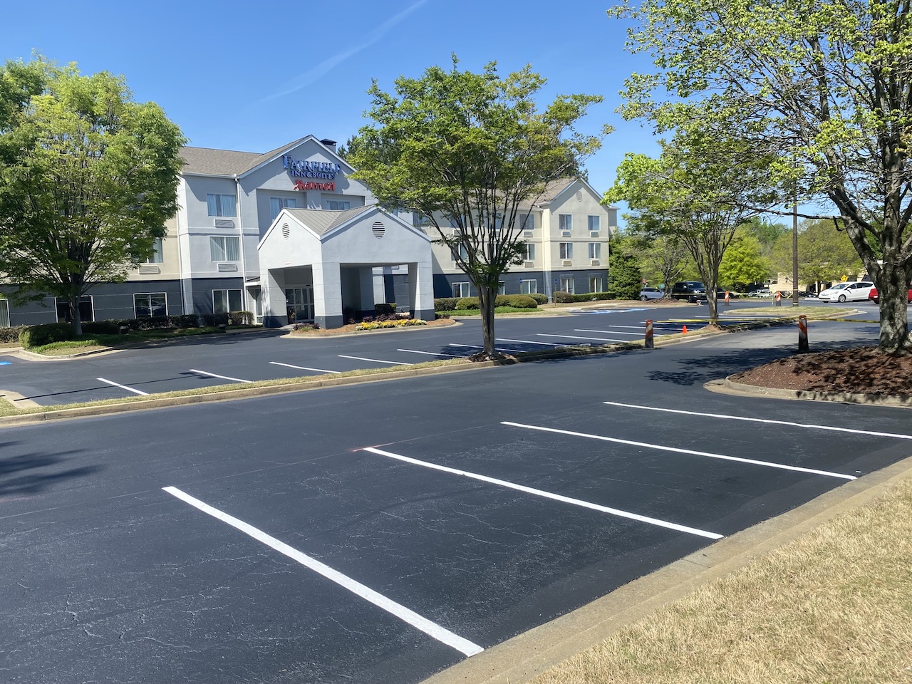 7 Benefits of Atlanta Parking Lot Sealcoating