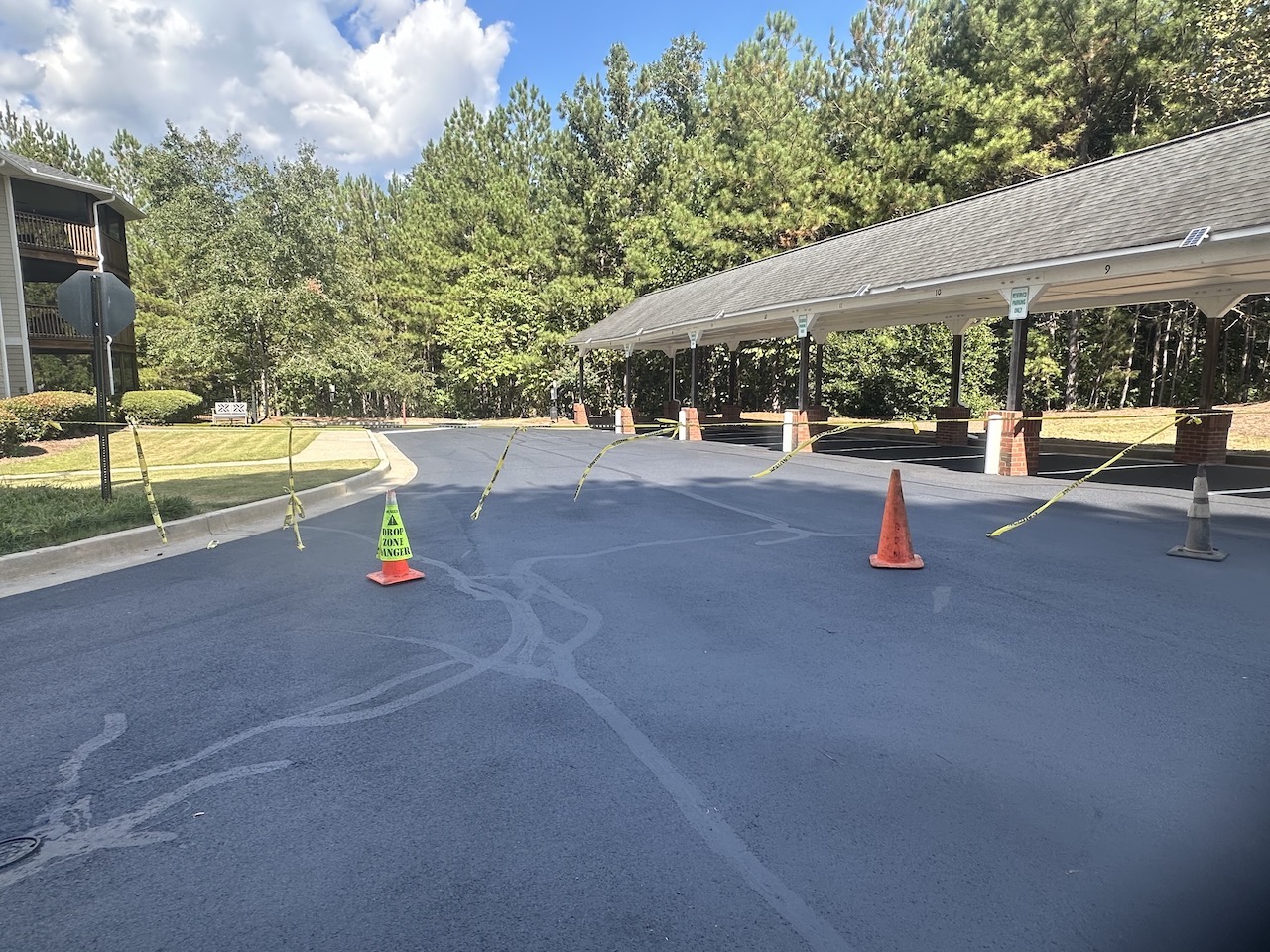 How Do I Find the Best Atlanta Sealcoating Contractors For My Pavement?