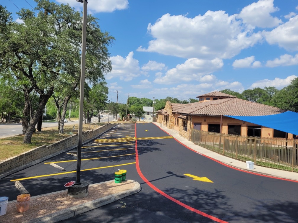 Why Atlanta Parking Lot Sealcoating Is Essential Commercial Properties